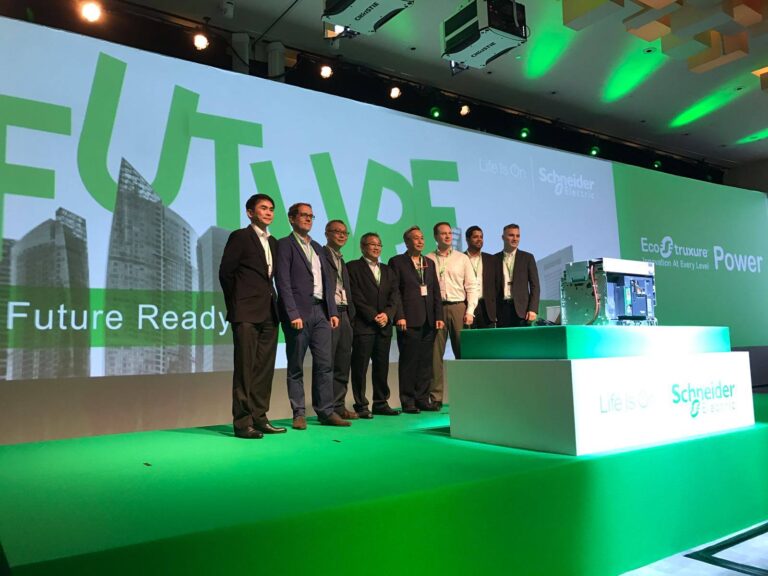 Schneider 3 Ken Jung Panel 768x576